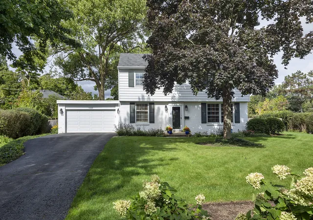 Single family home for sale at 1024 Old Elm Pl, Glencoe, IL 60022 | MLS# 12767118