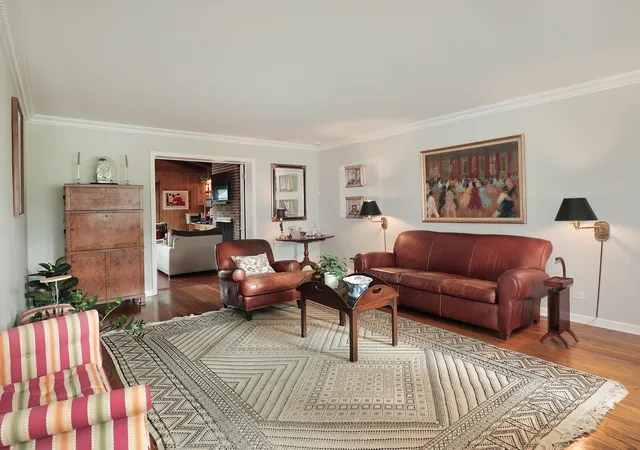 Photo 3 of Single family home for sale at 1024 Old Elm Pl, Glencoe, IL 60022 | MLS# 12767118 | Listing updated on 2026-09-25