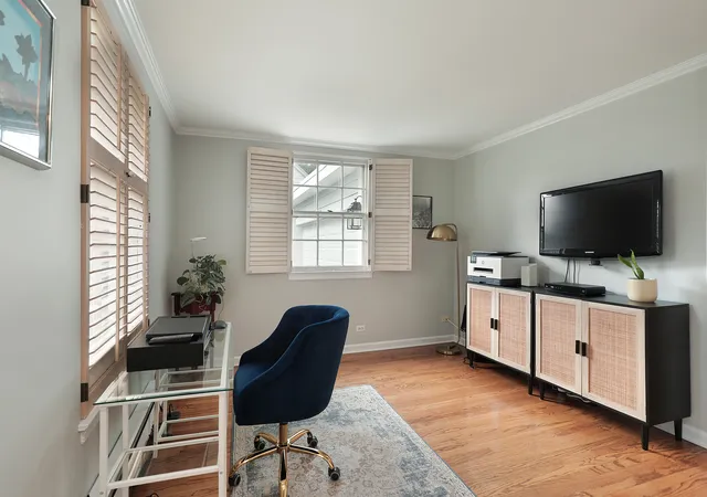 Photo 4 of Single family home for sale at 1024 Old Elm Pl, Glencoe, IL 60022 | MLS# 12767118 | Listing updated on 2026-09-25