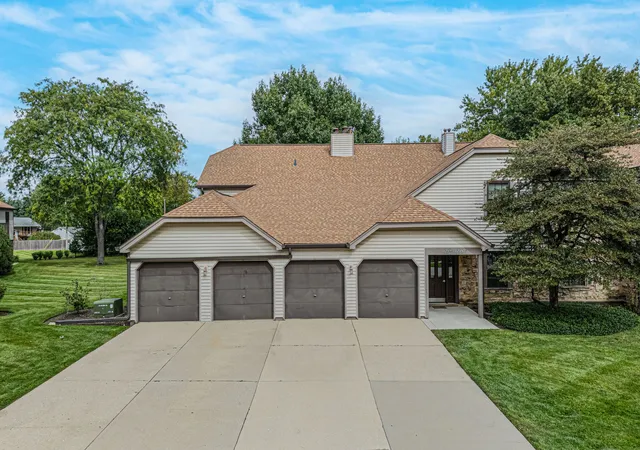 Townhouse for sale at 696 Hapsfield Ln #4A1, Buffalo Grove, IL 60089 | MLS# 12767121