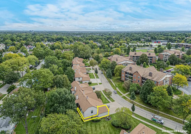 Photo 2 of Townhouse for sale at 696 Hapsfield Ln #4A1, Buffalo Grove, IL 60089 | MLS# 12767121 | Listing updated on 2026-09-25