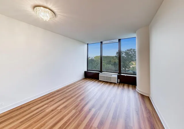 Photo 3 of Condo for sale at 505 N Lake Shore Dr #407, Chicago, IL 60611 | MLS# 12767135 | Listing updated on 2026-09-24