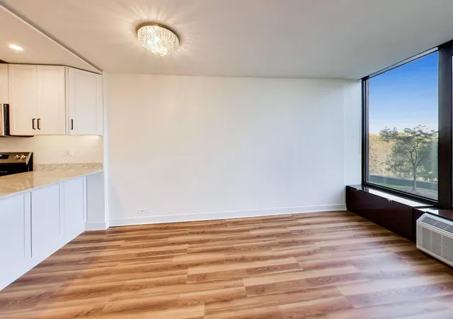Photo 4 of Condo for sale at 505 N Lake Shore Dr #407, Chicago, IL 60611 | MLS# 12767135 | Listing updated on 2026-09-24