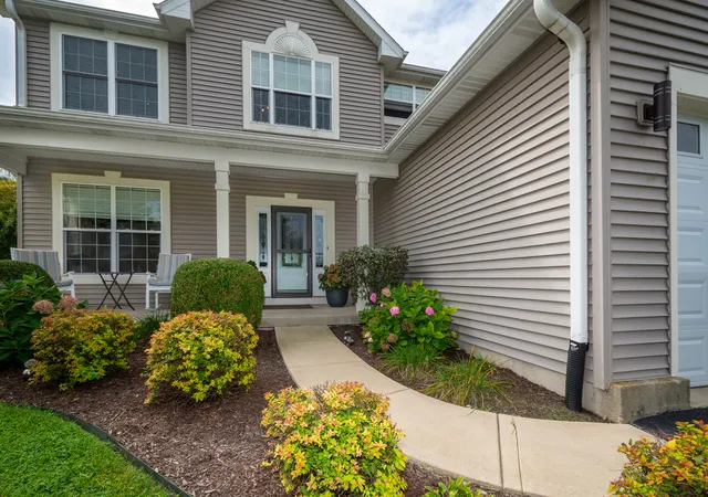 Photo 2 of Single family home for sale at 364 Abbey Ln, Antioch, IL 60002 | MLS# 12767143 | Listing updated on 2026-09-30