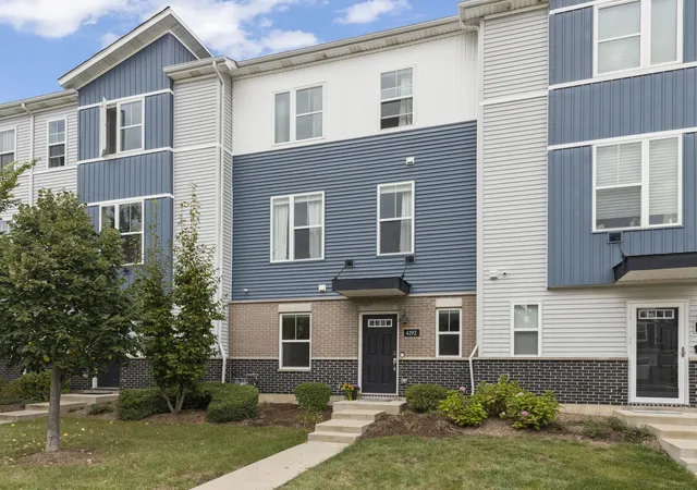 Photo 2 of Townhouse for sale at 4192 Irving Rd, Aurora, IL 60504 | MLS# 12767148 | Listing updated on 2026-09-25