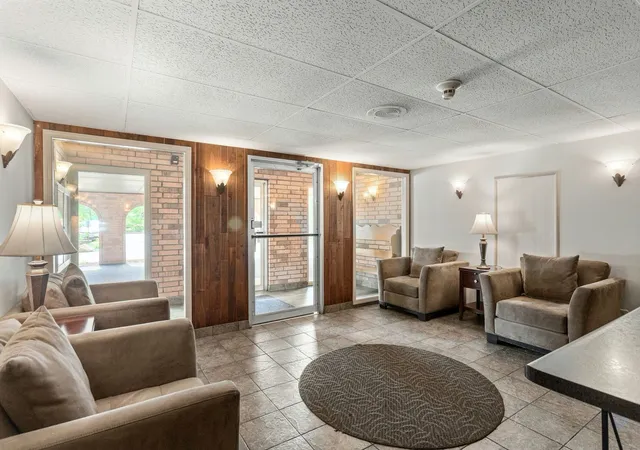 Photo 3 of Condo for sale at 512 Redondo Dr #308, Downers Grove, IL 60516 | MLS# 12767152 | Listing updated on 2026-10-04