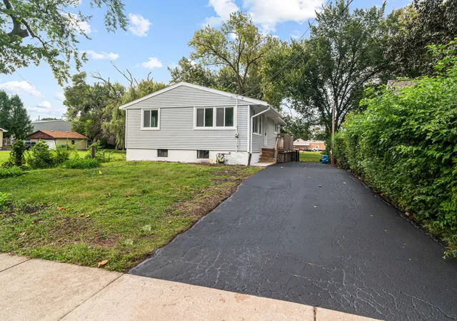 Photo 1 of Single family home for sale at 1428 Superior St, Aurora, IL 60505 | MLS# 12767153 | Listing updated on 2026-09-25