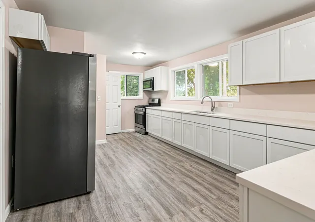 Photo 3 of Single family home for sale at 1428 Superior St, Aurora, IL 60505 | MLS# 12767153 | Listing updated on 2026-09-25