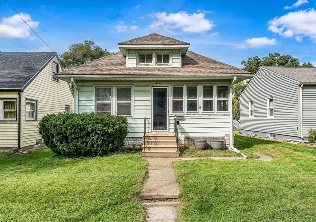 Photo 1 of Sale Pending at 5133 7th Avenue, Moline, IL 61265 | MLS# 12767156 | Listing updated on 2026-09-28