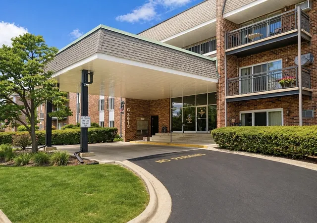 Condo for sale at 3913 Saratoga Ave #117, Downers Grove, IL 60515 | MLS# 12767159