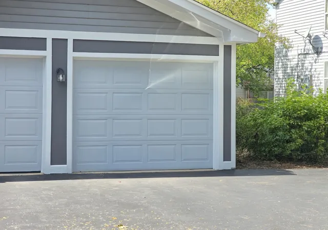 Photo 3 of Condo for sale at 356 Woodview Cir #A, Elgin, IL 60120 | MLS# 12767163 | Listing updated on 2026-09-24