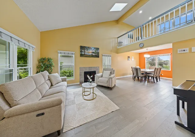 Photo 2 of Single family home for sale at 820 N Dexter Ln, Hoffman Estates, IL 60169 | MLS# 12767174 | Listing updated on 2026-10-03