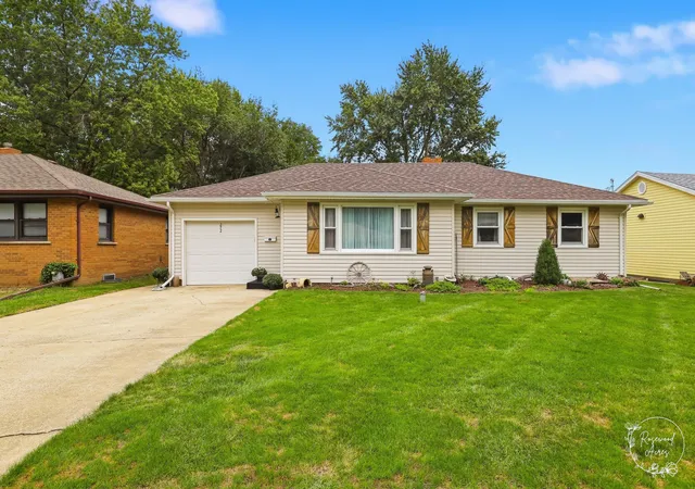 Photo 2 of Single family home for sale at 272 Belmont Ave, Bourbonnais, IL 60914 | MLS# 12767178 | Listing updated on 2026-10-05