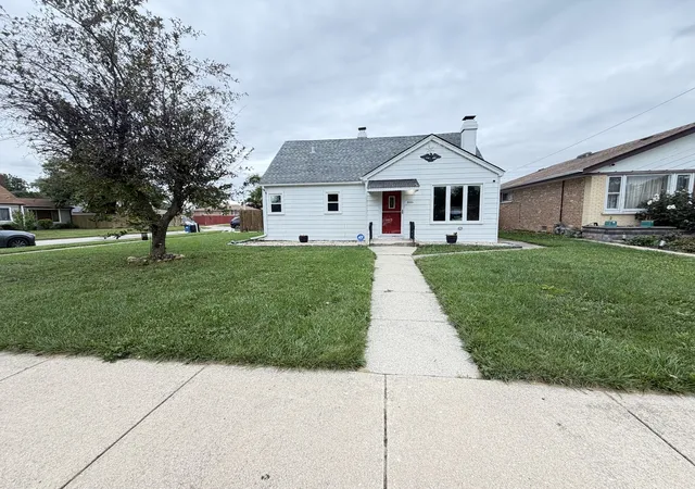 Single family home for sale at 8001 Neenah Ave, Burbank, IL 60459 | MLS# 12767182