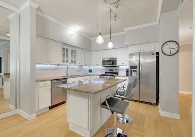 Listing Photo 5 - Condo for sale in building located at 9730 Koch Ct, Orland Park, IL 60467 - Unit #1B