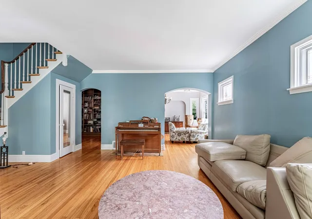 Photo 2 of Single family home for sale at 718 N Ridgeland Ave, Oak Park, IL 60302 | MLS# 12767190 | Listing updated on 2026-10-07