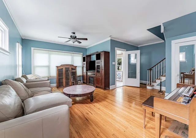 Photo 3 of Single family home for sale at 718 N Ridgeland Ave, Oak Park, IL 60302 | MLS# 12767190 | Listing updated on 2026-10-07