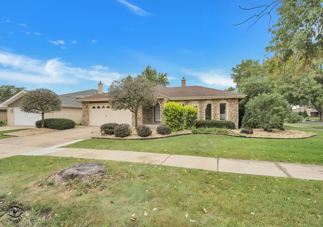 Single family home for sale at 7530 Hemlock Dr, Orland Park, IL 60462 | MLS# 12767204