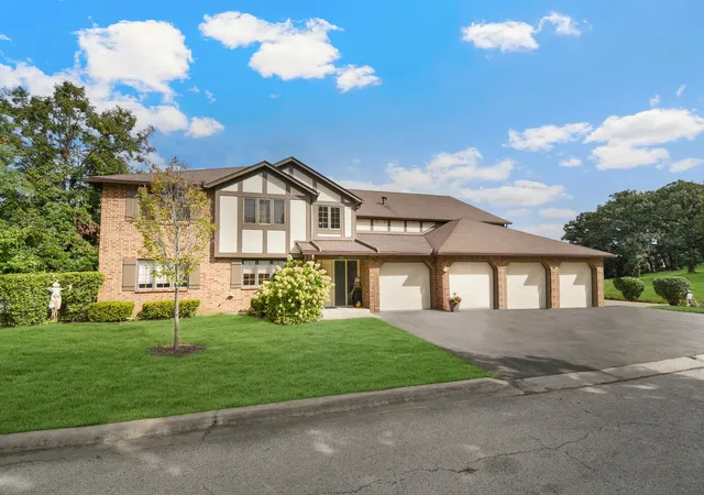 Condo for sale at 7834 W Foresthill Ct #2CR, Palos Heights, IL 60463 | MLS# 12767208