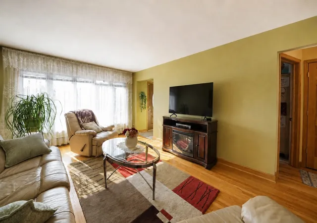 Photo 3 of Single family home for sale at 4333 N Oleander Ave, Norridge, IL 60706 | MLS# 12767212 | Listing updated on 2026-09-23