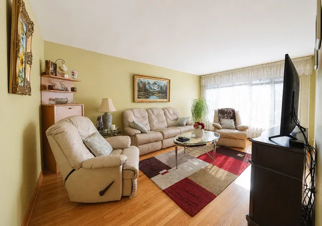 Photo 4 of Single family home for sale at 4333 N Oleander Ave, Norridge, IL 60706 | MLS# 12767212 | Listing updated on 2026-09-23