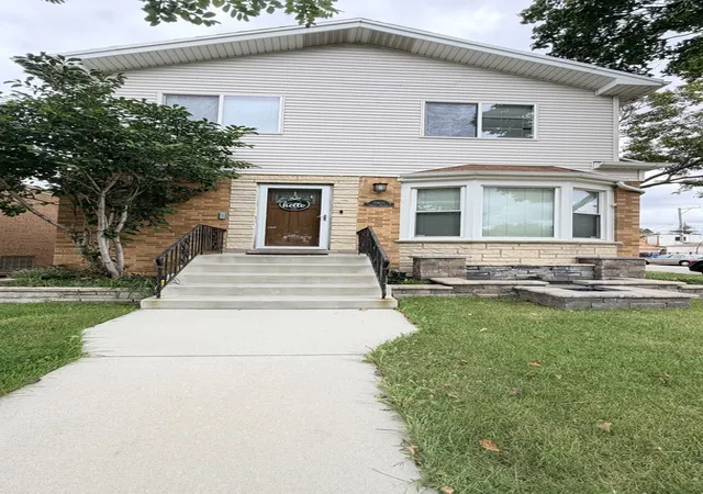 Single family home for sale at 5901 N Nagle Ave, Chicago, IL 60646 | MLS# 12767213