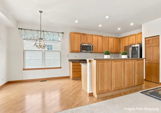 Photo 3 of Single family home for sale at 2231 Wilshire Ct, Grayslake, IL 60030 | MLS# 12767224 | Listing updated on 2026-09-29