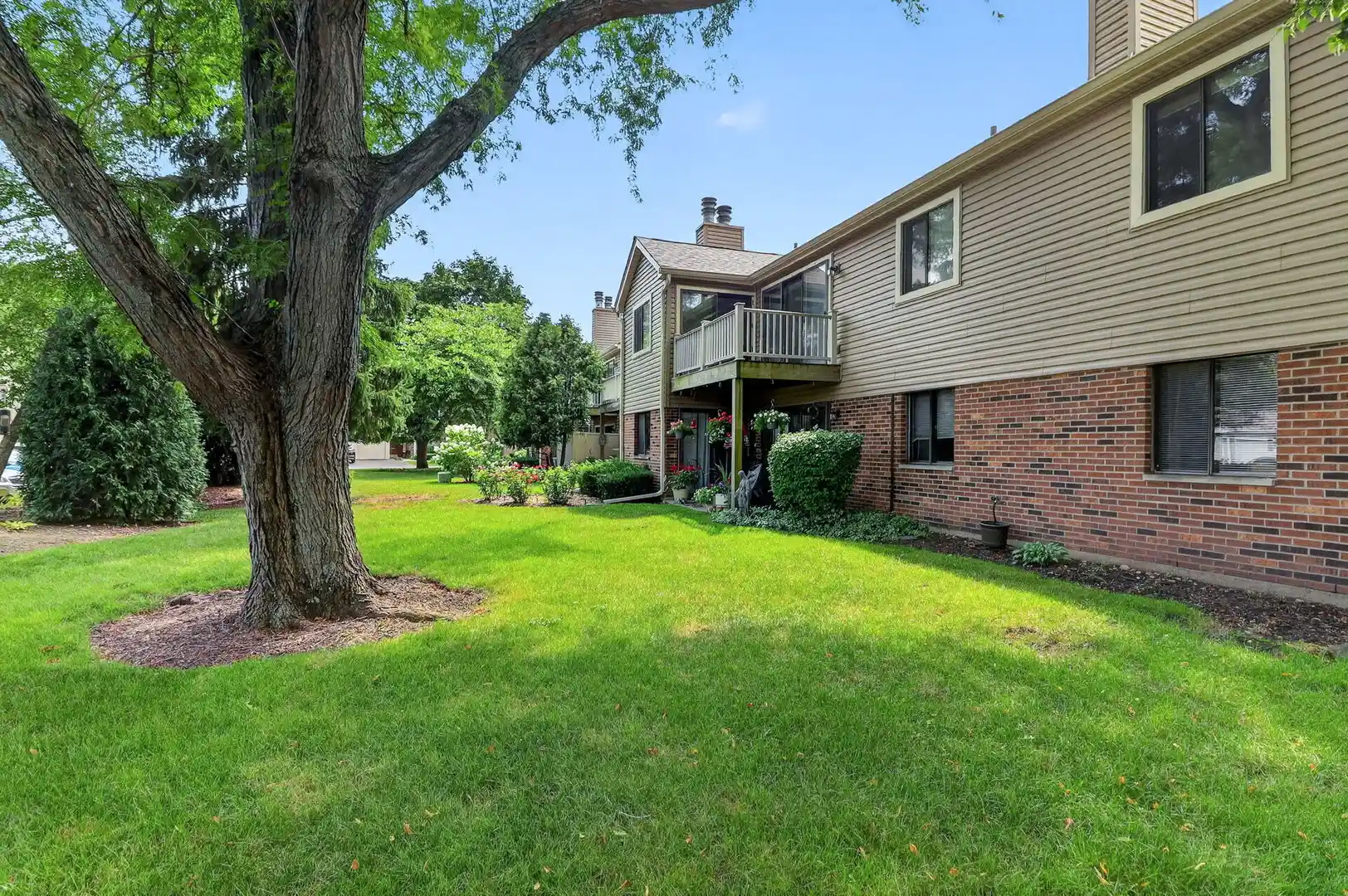 Listing Photo 25 - Condo for sale in 0N069 Windermere Rd located at 0N069 Windermere Rd, Winfield, IL 60190 - Unit #2305