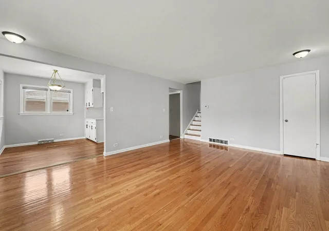 Photo 4 of Single family home for sale at 16518 Dobson Ave, South Holland, IL 60473 | MLS# 12767229 | Listing updated on 2026-09-24