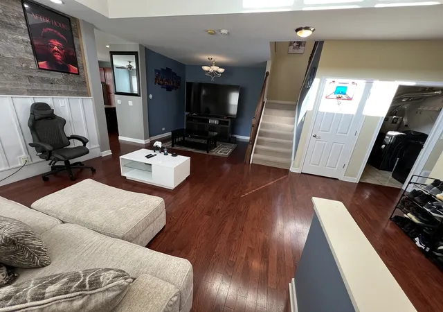 Listing Photo 4 - Condo for sale in building located at 380 Risen Star Ln, Oswego, IL 60543 - Unit #380