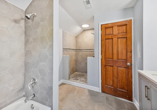Photo 4 of Single family home for sale at 25716 S State Line Rd, Crete, IL 60417 | MLS# 12767243 | Listing updated on 2026-09-24