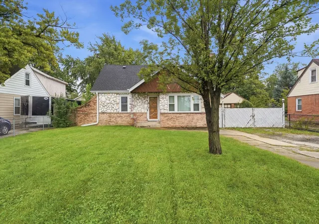 Single family home for sale at 7915 W 70th Street, Bridgeview, IL 60455 | MLS# 12767251
