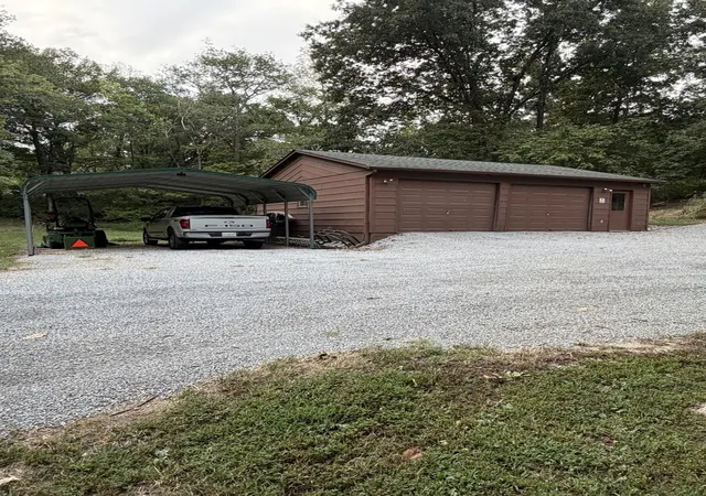 Photo 4 of Sale Pending at 4083 Private Rd 25, Pinckneyville, IL 62274 | MLS# 12767258 | Listing updated on 2026-10-02