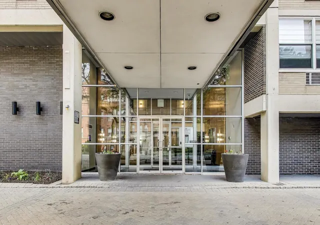 Photo 2 of Condo for sale at 3033 N Sheridan Rd #1507, Chicago, IL 60657 | MLS# 12767261 | Listing updated on 2026-10-17