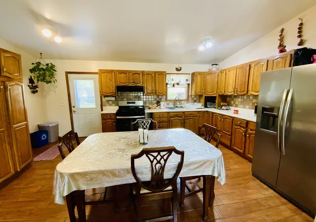Photo 4 of Single family home for sale at 592 Pine Grv Ave, Gurnee, IL 60031 | MLS# 12767262 | Listing updated on 2026-09-24