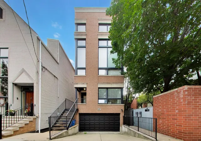Condo for sale at 1887 N Poe St #1R, Chicago, IL 60614 | MLS# 12767272