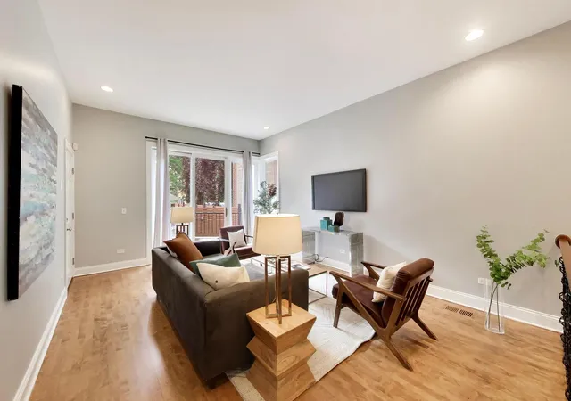 Photo 4 of Condo for sale at 1887 N Poe St #1R, Chicago, IL 60614 | MLS# 12767272 | Listing updated on 2026-09-24