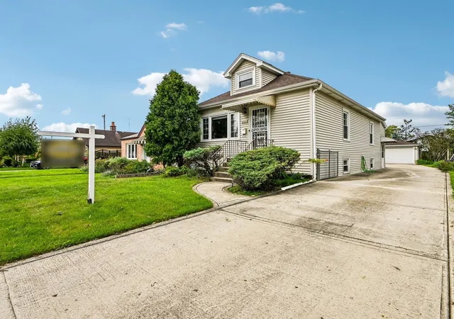 Photo 2 of Single family home for sale at 4312 Grace St, Schiller Park, IL 60176 | MLS# 12767274 | Listing updated on 2026-09-30