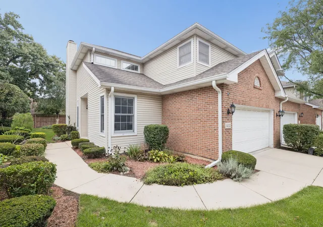 Photo 1 of Townhouse for sale at 14552 Club Cir Dr, Oak Forest, IL 60452 | MLS# 12767275 | Listing updated on 2026-09-27