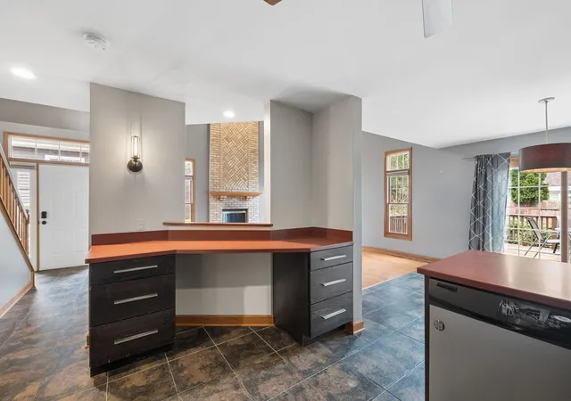 Photo 3 of Townhouse for sale at 14552 Club Cir Dr, Oak Forest, IL 60452 | MLS# 12767275 | Listing updated on 2026-09-27