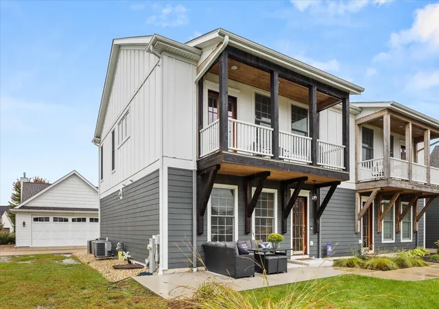 Photo 3 of Multi family home for sale at 6 Port Pl, Ottawa, IL 61350 | MLS# 12767285 | Listing updated on 2026-10-07