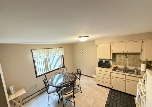 Listing Photo 4 - Condo for sale in building located at 11127 S 84Th Ave, Palos Hills, IL 60465 - Unit #1-A