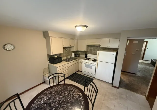 Listing Photo 5 - Condo for sale in building located at 11127 S 84Th Ave, Palos Hills, IL 60465 - Unit #1-A