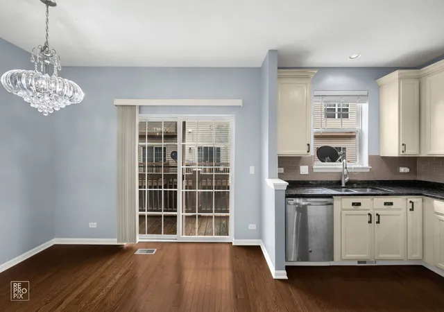 Photo 4 of Townhouse for sale at 1262 Evergreen Ave, Des Plaines, IL 60016 | MLS# 12767300 | Listing updated on 2026-09-24