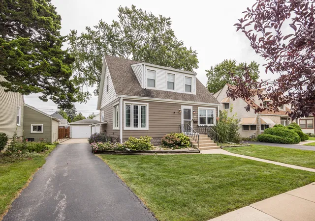 Photo 3 of Single family home for sale at 3441 Emerson St, Franklin Park, IL 60131 | MLS# 12767302 | Listing updated on 2026-10-02
