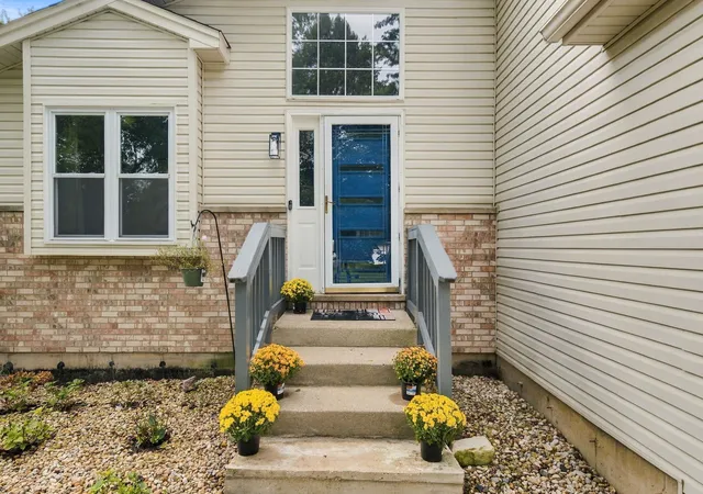 Photo 3 of Single family home for sale at 5212 Aladdin Ct, Plainfield, IL 60586 | MLS# 12767304 | Listing updated on 2026-09-24