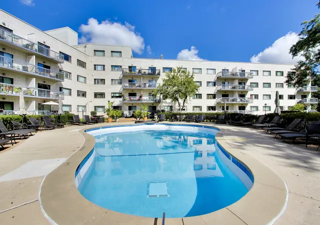 Listing Photo 4 - Condo for sale in building located at 6700 S Brainard Ave, Countryside, IL 60525 - Unit #101