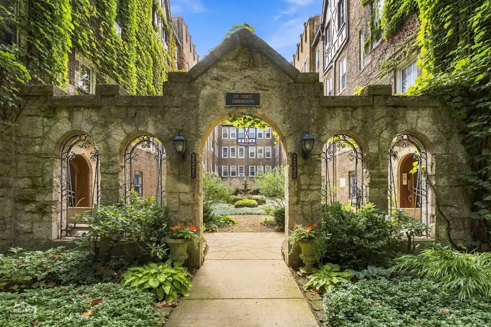 Listing Photo 37 - Condo for sale at Ivy Court Condominiums, Unit 3S 2325 W Farwell Ave, Ivy Court Condominiums, Chicago, IL 60645 | Built Year: undefined - undefined