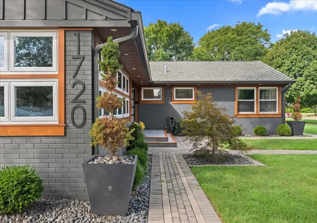 Photo 2 of Single family home for sale at 1720 Garfield Ave, Aurora, IL 60506 | MLS# 12767314 | Listing updated on 2026-09-24
