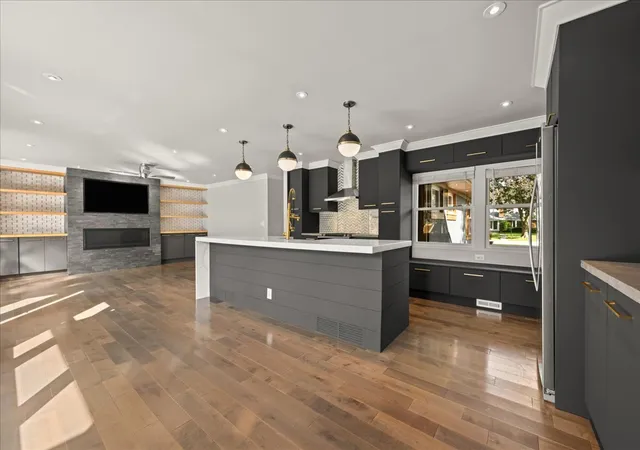 Photo 4 of Single family home for sale at 1720 Garfield Ave, Aurora, IL 60506 | MLS# 12767314 | Listing updated on 2026-09-24